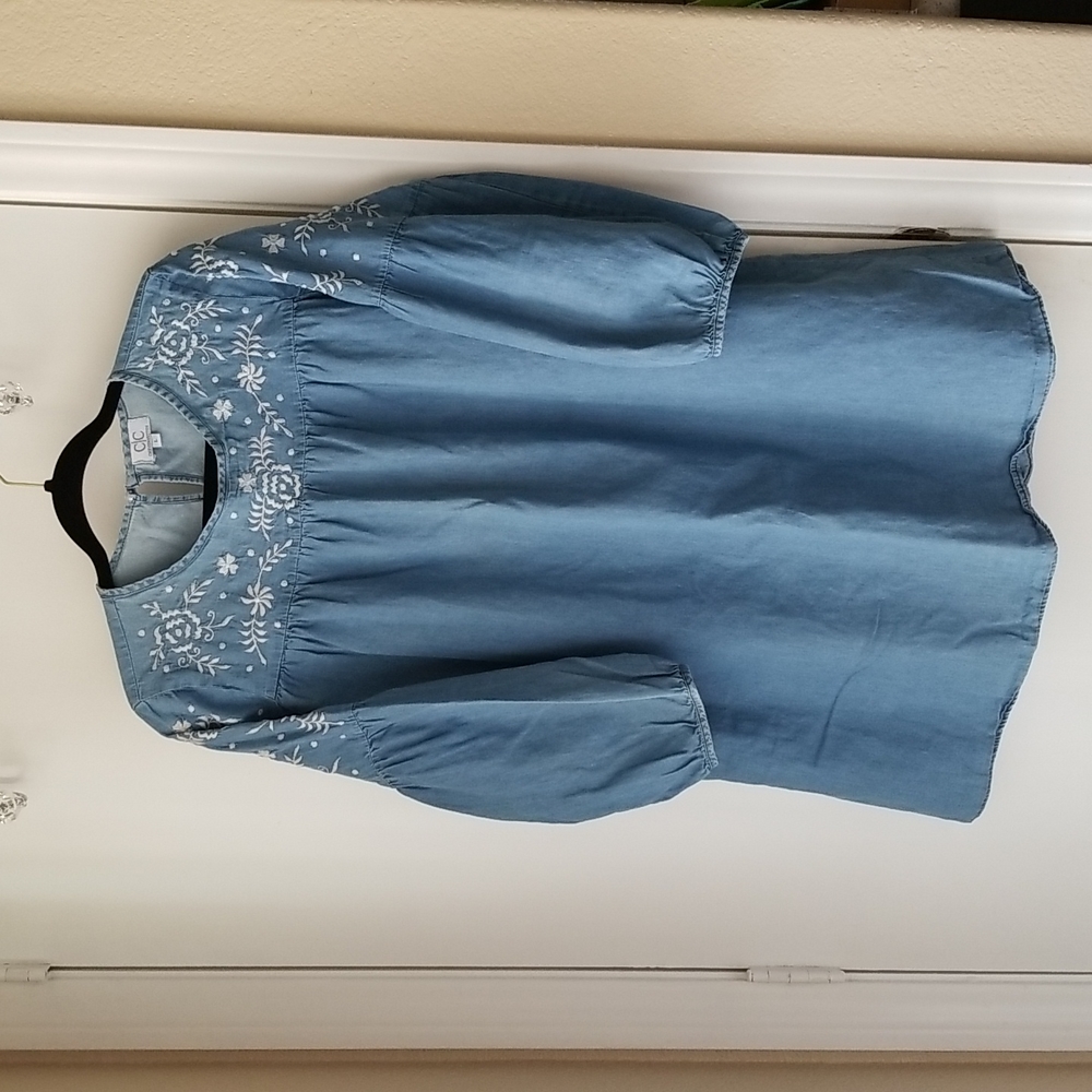 100% cotton top w/ embroidery